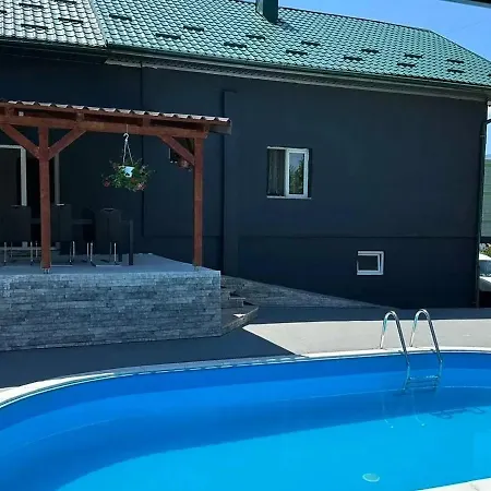 Maskara Villa *